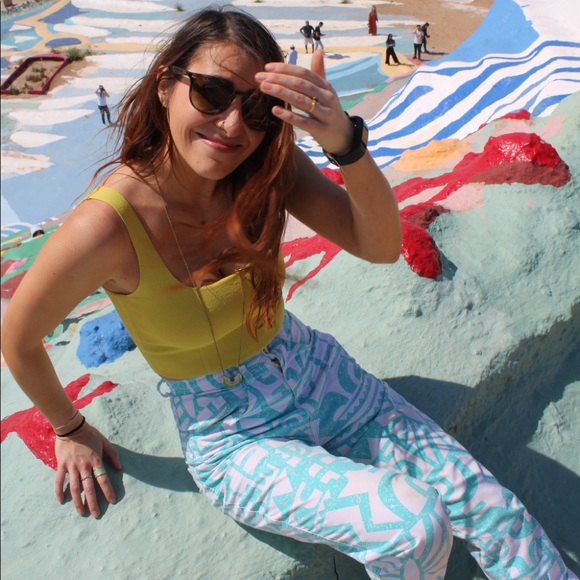 Meet your Posher, Hayley - Picture 2 of 2